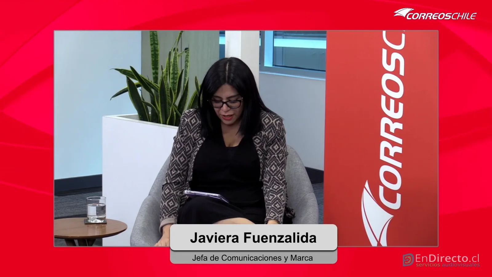 Javiera Fuenzalida, Jefa de Comunicaciones y Marca, conduciendo la conversación